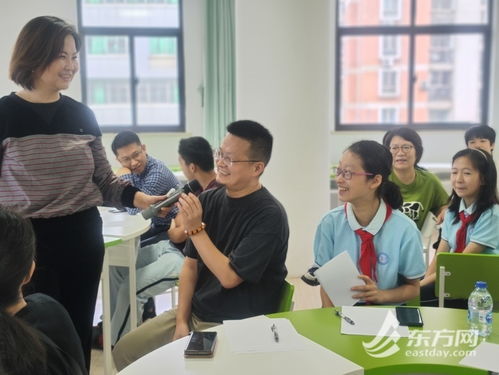 家校攜手，共育未來 記盧灣中學(xué)“繪家史·親子溝通”家庭教育開放日活動(dòng)